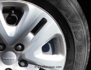 Yokohama AVID S33 tire on Dodge Grand Caravan