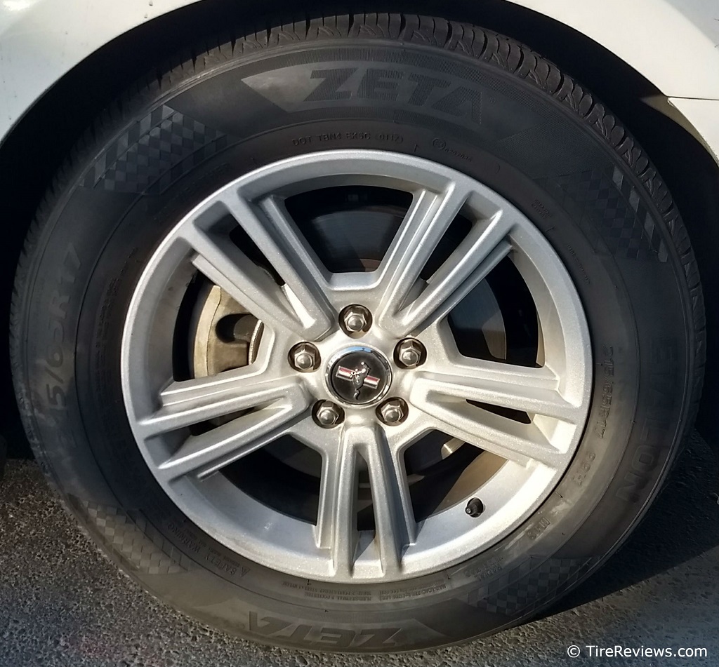 Zeta Etalon tire on a Ford Mustang